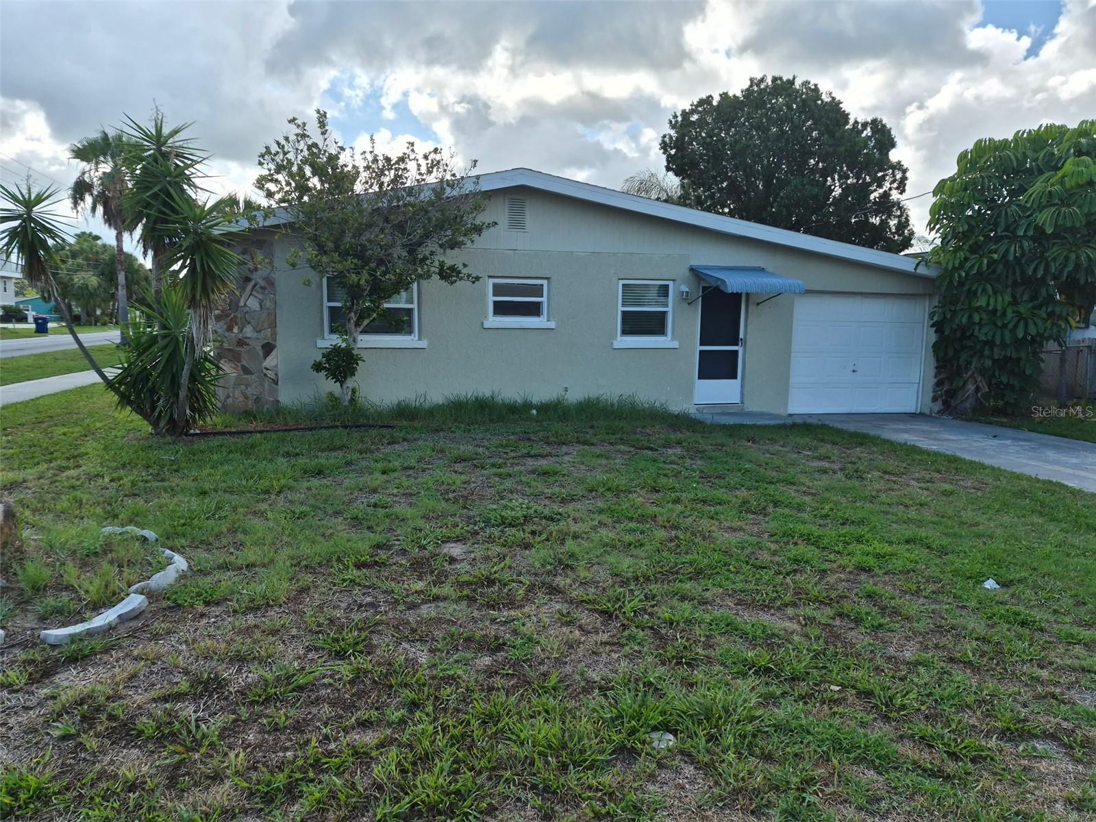 13934 SOMMERS AVE Property Photo 1
