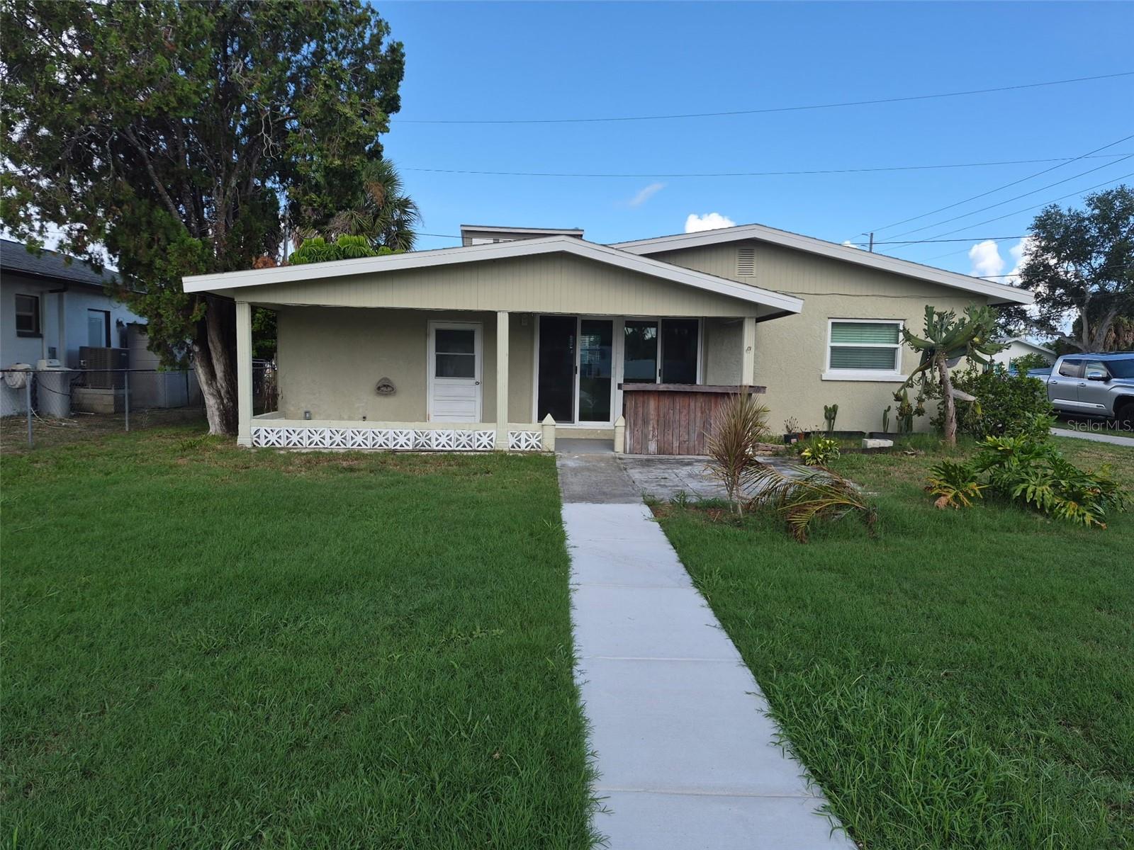 13934 Sommers Ave Property Photo 2