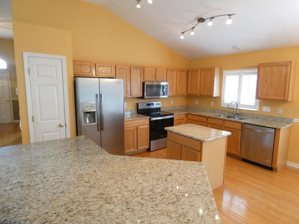 6200 Ashfield Pl Property Photo 2