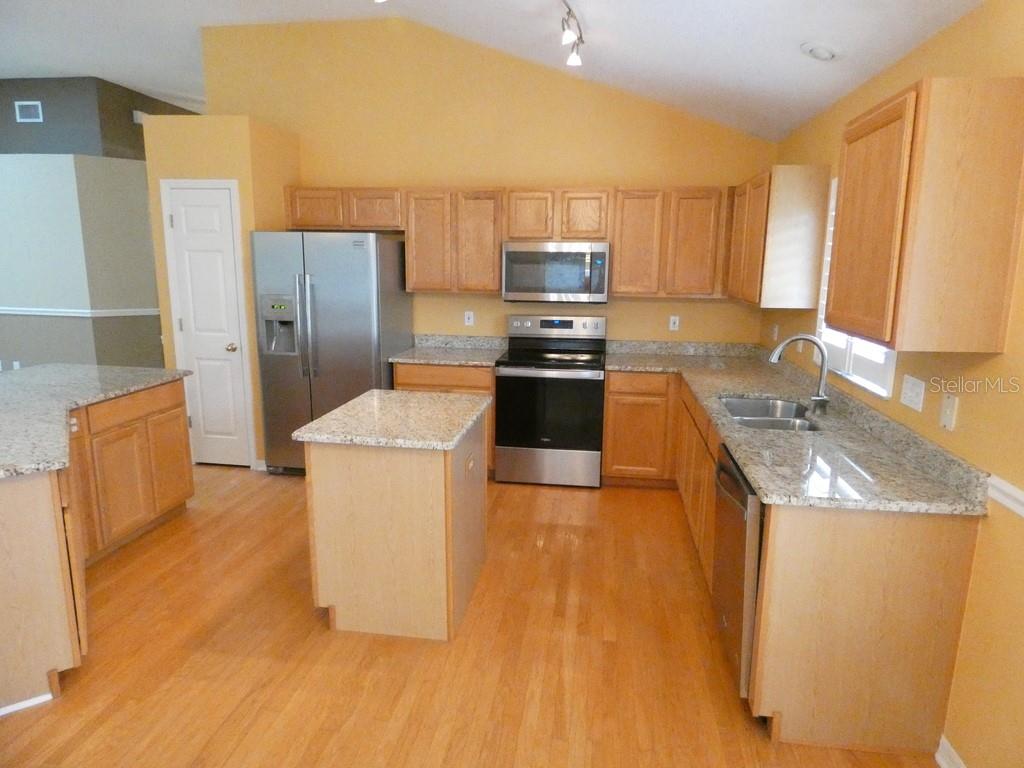 6200 Ashfield Pl Property Photo 9