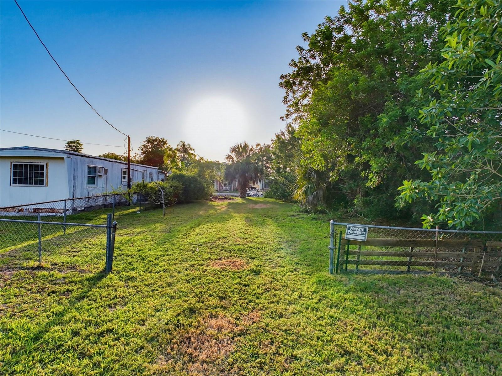 14905 Old Dixie Hwy Property Photo 3