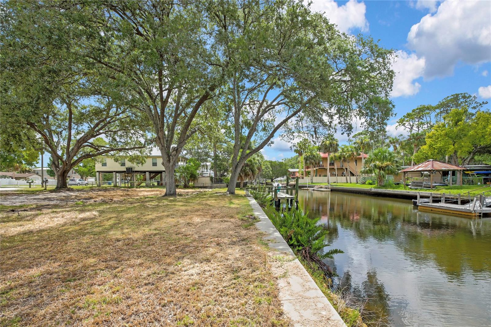6134 Island Dr Property Photo 8