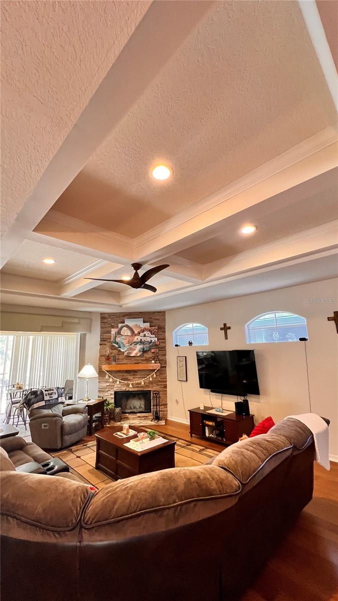 5561 Legend Hills Ln Property Photo 6