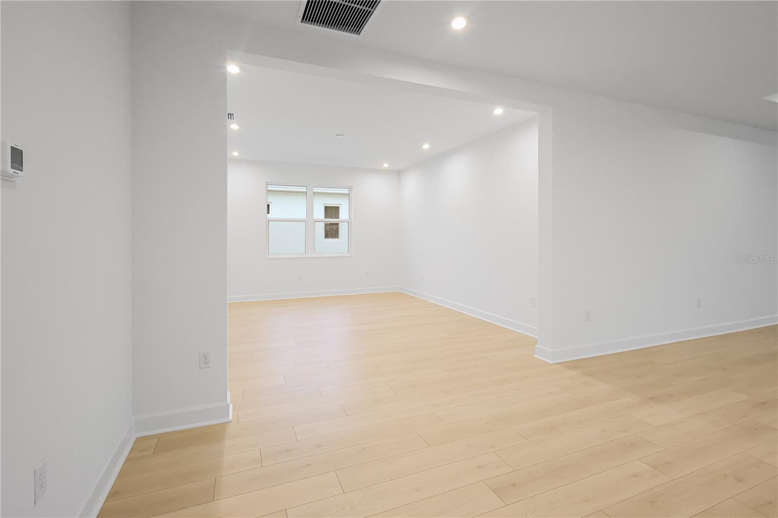 1615 Bellagio Loop Property Photo 3