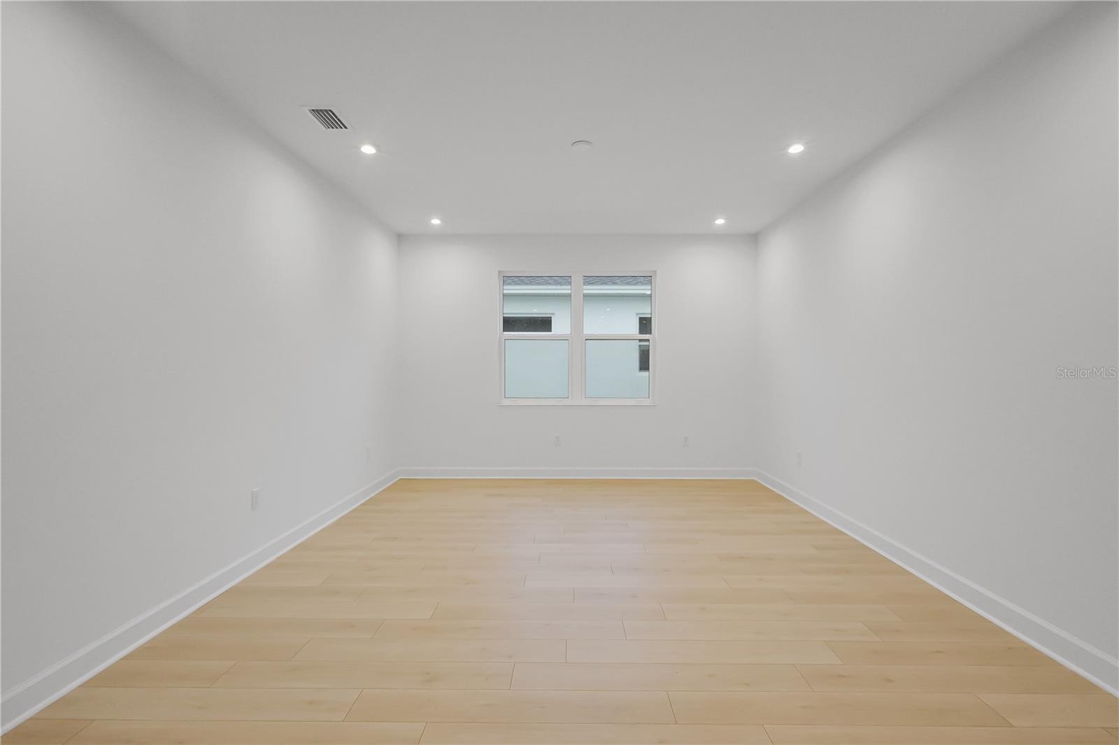 1615 Bellagio Loop Property Photo 4