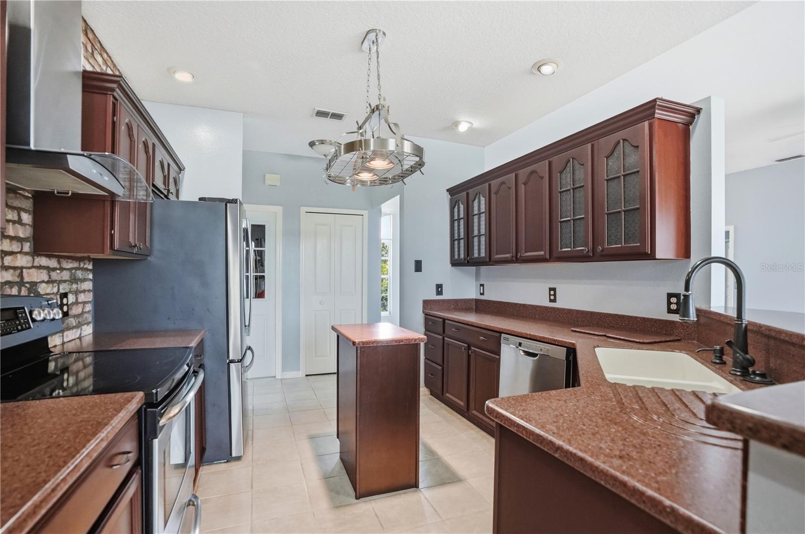 18131 Rivard Blvd Property Photo 13