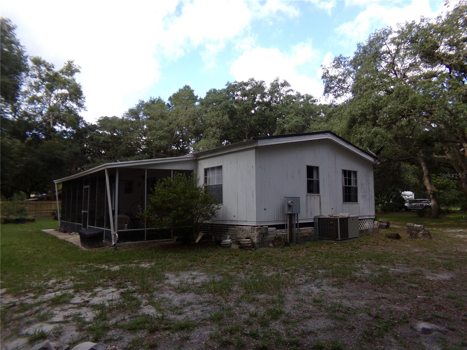 12199 Sw 44th Dr Property Photo 4