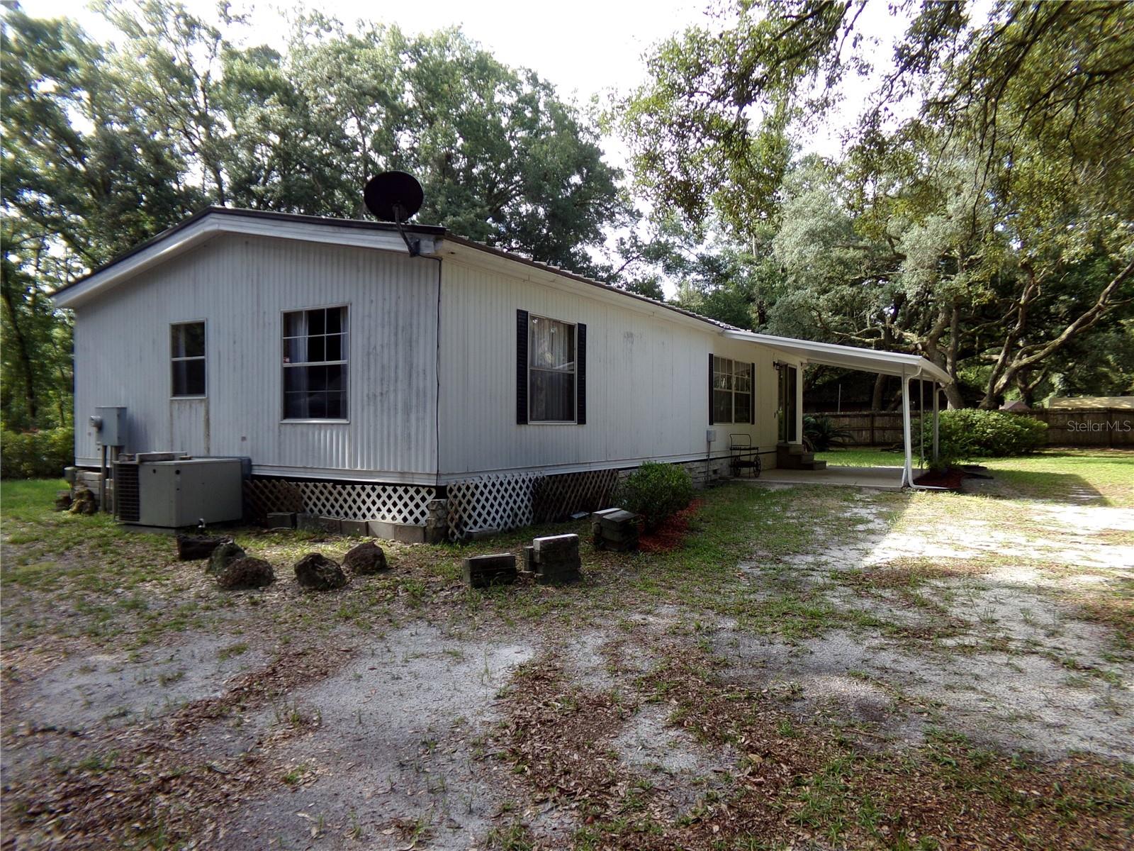 12199 Sw 44th Dr Property Photo 5