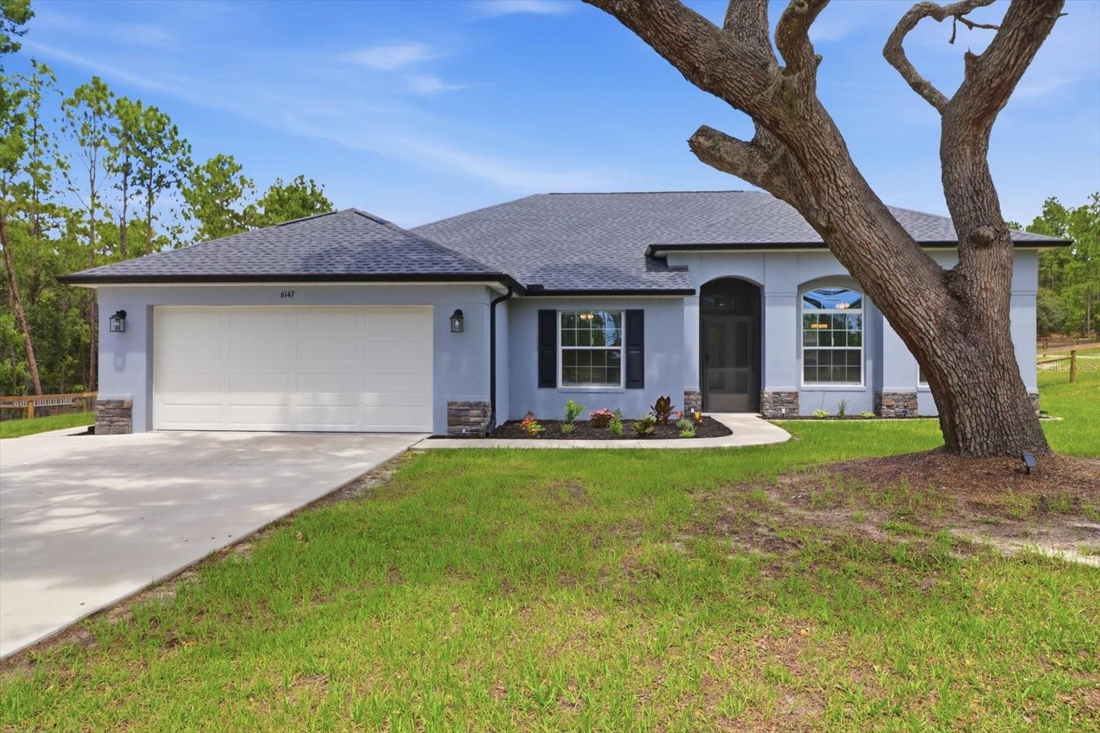 W7887516 Property Photo 2