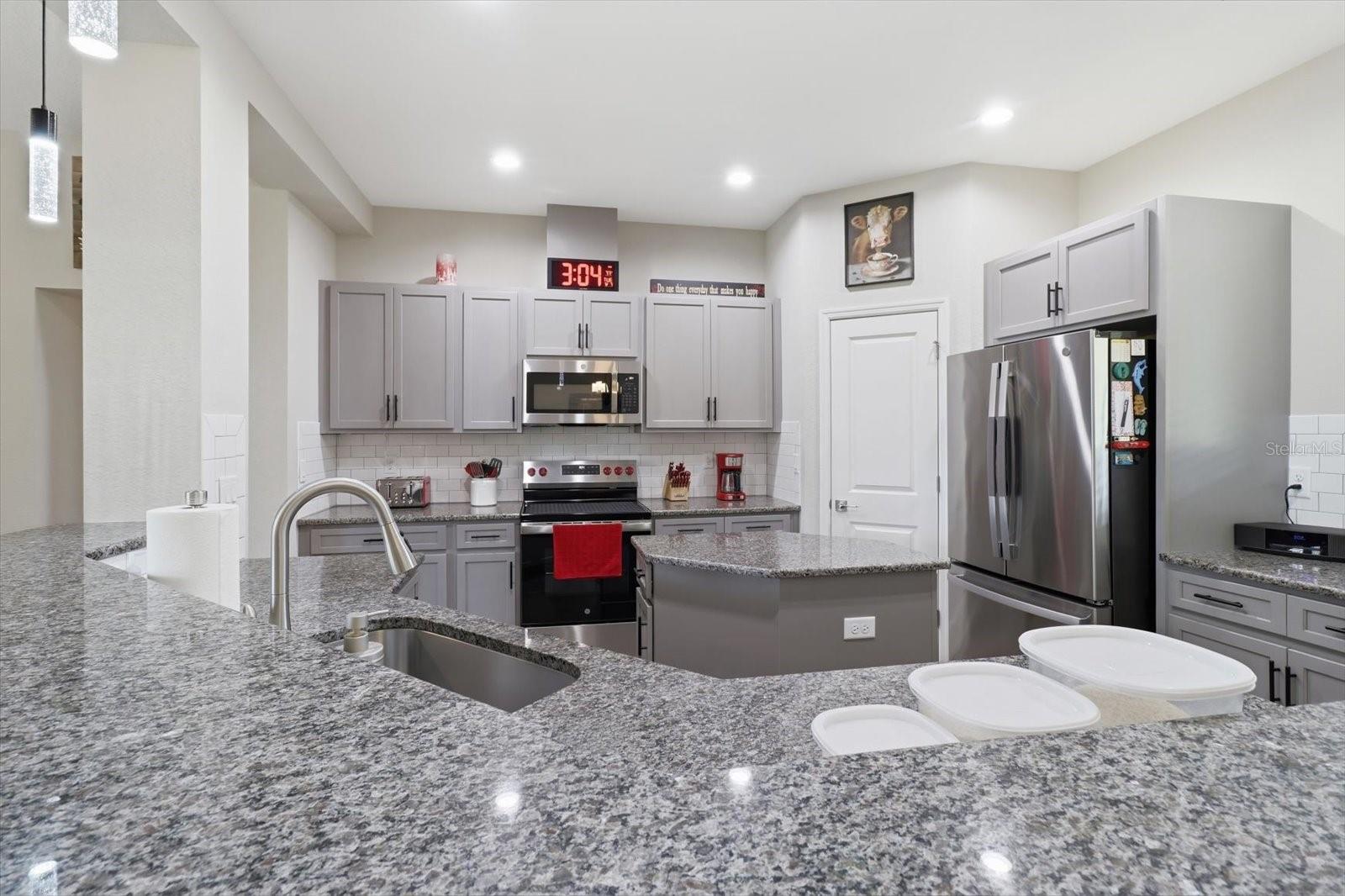 W7887516 Property Photo 15