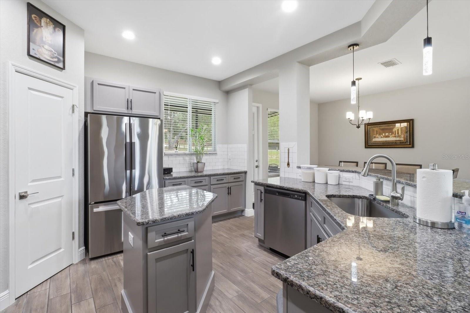 W7887516 Property Photo 17