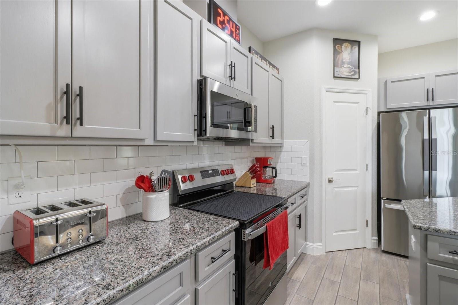 W7887516 Property Photo 18