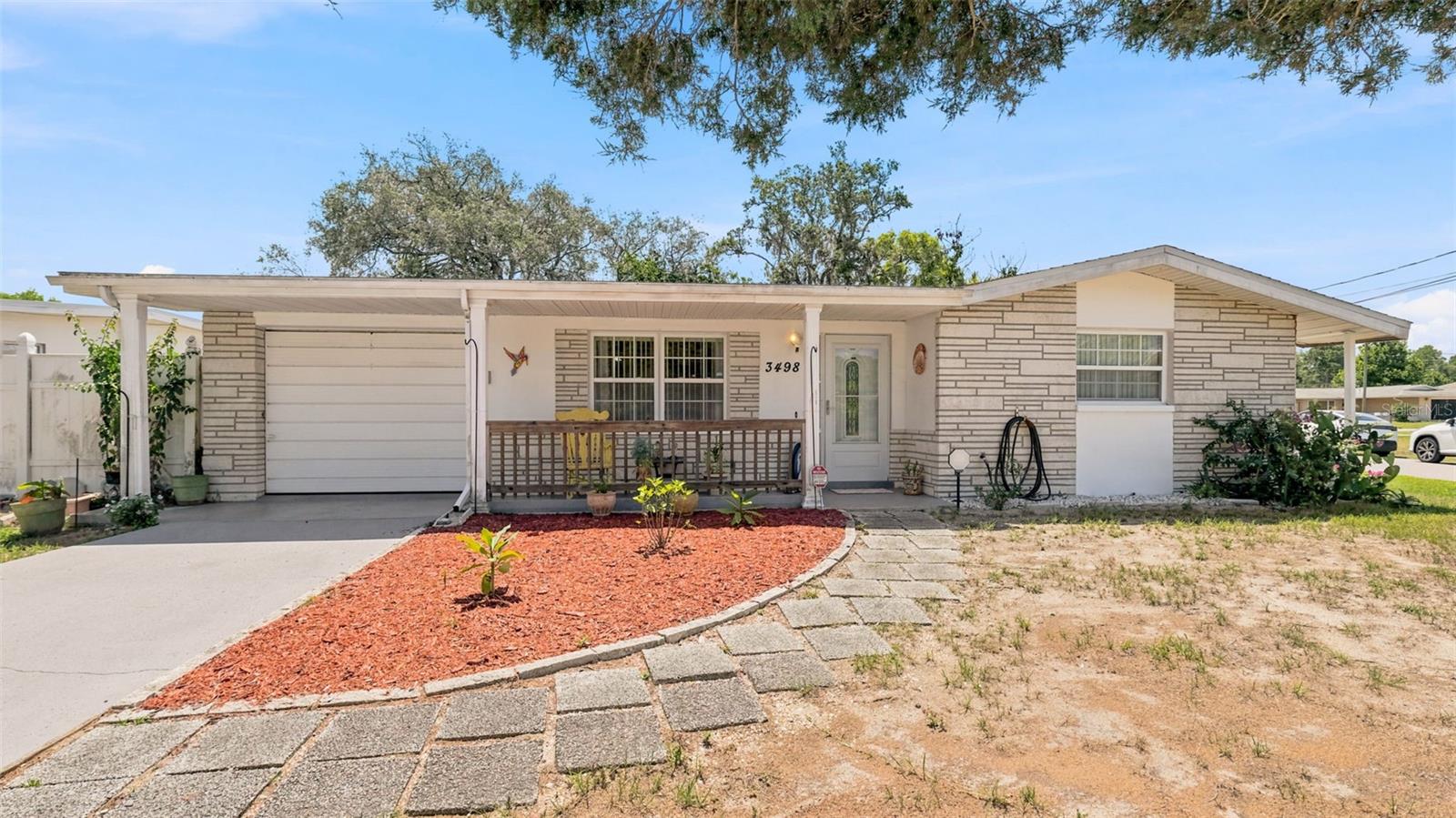 3498 Thunderbird Ave Property Photo 2