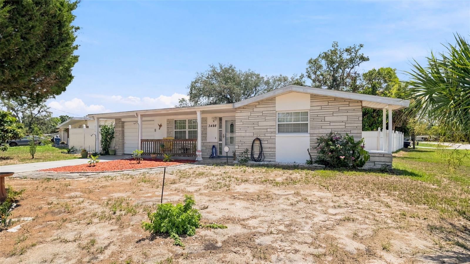 3498 Thunderbird Ave Property Photo 4