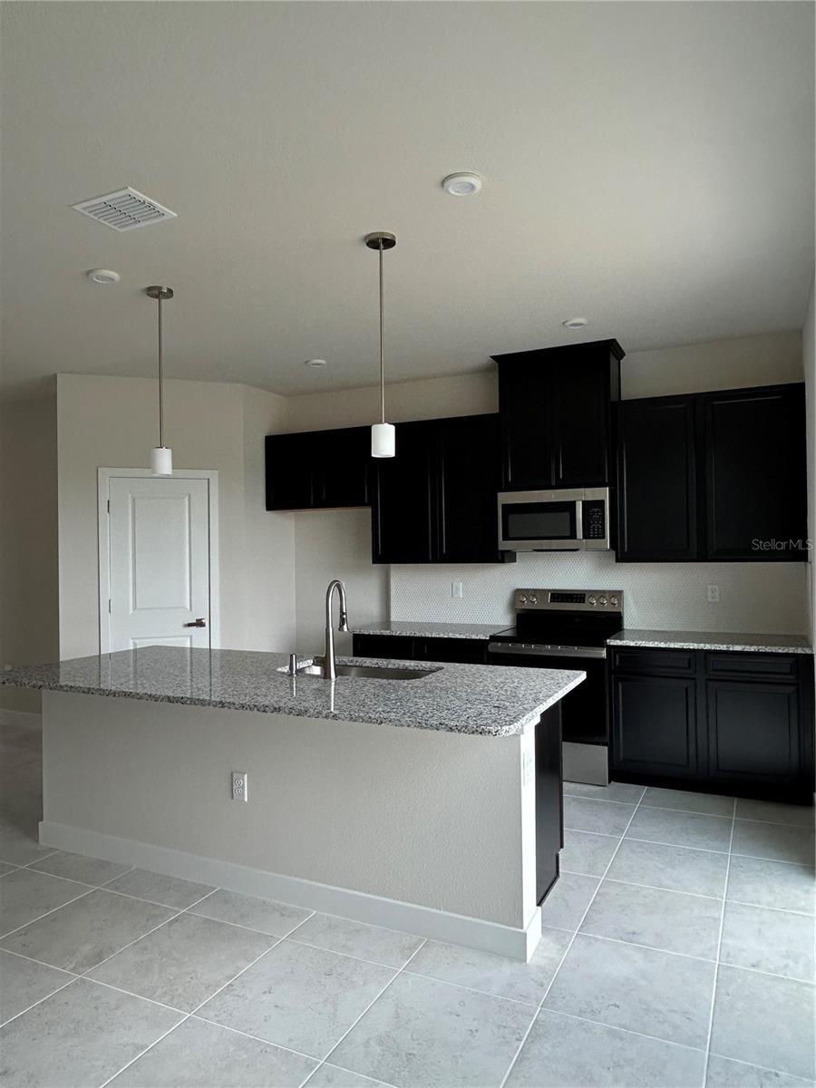 1838 Kendall Pointe Pl Property Photo 3