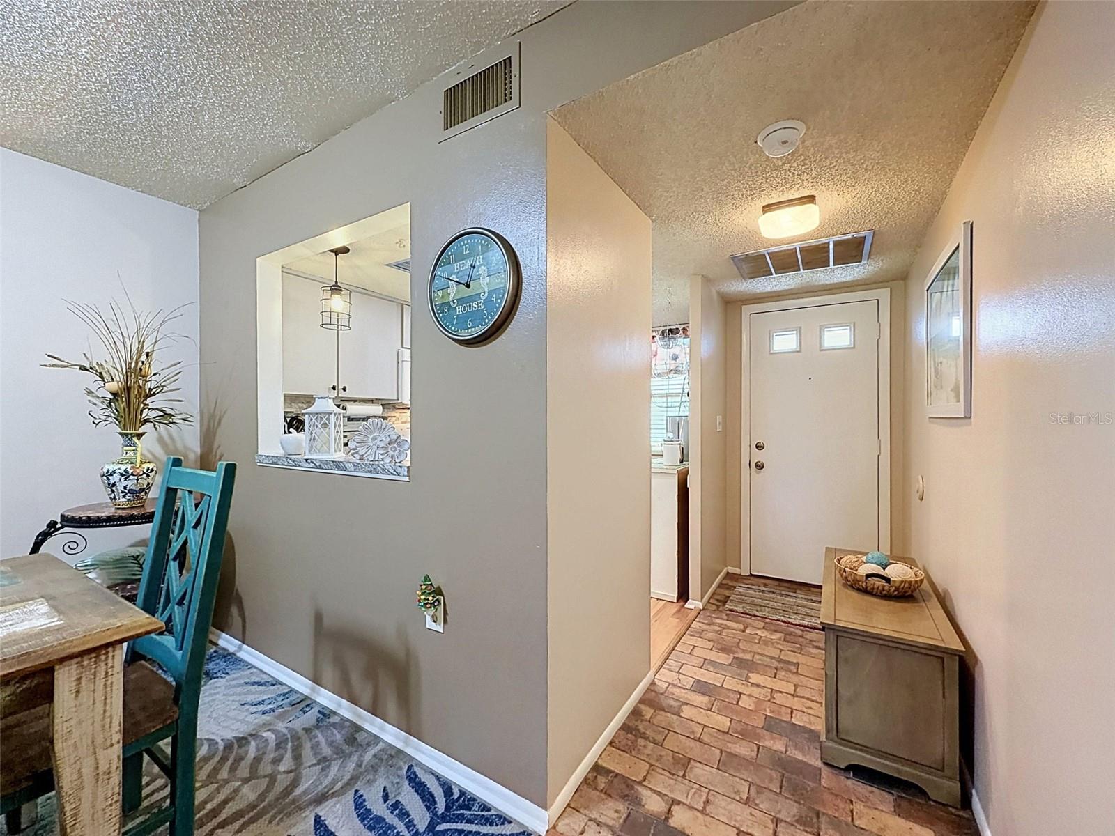 8220 Seven Oaks Ct #5 Property Photo 3