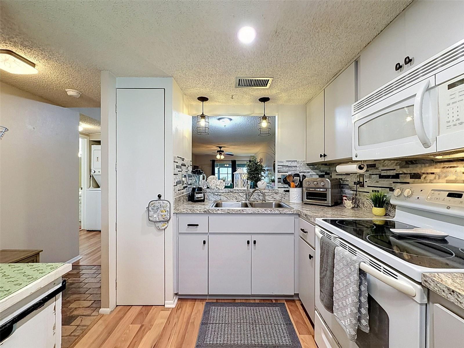 8220 Seven Oaks Ct #5 Property Photo 6