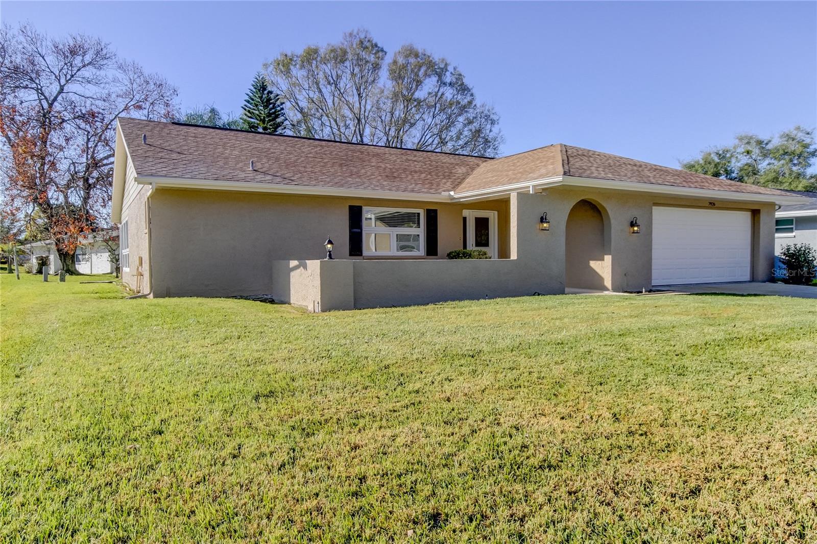 7926 Foxwood Dr Property Photo 1