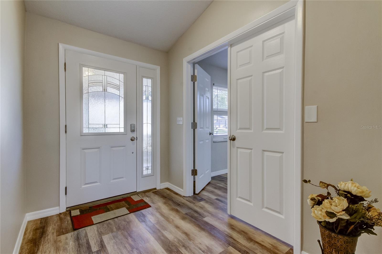 7926 Foxwood Dr Property Photo 3