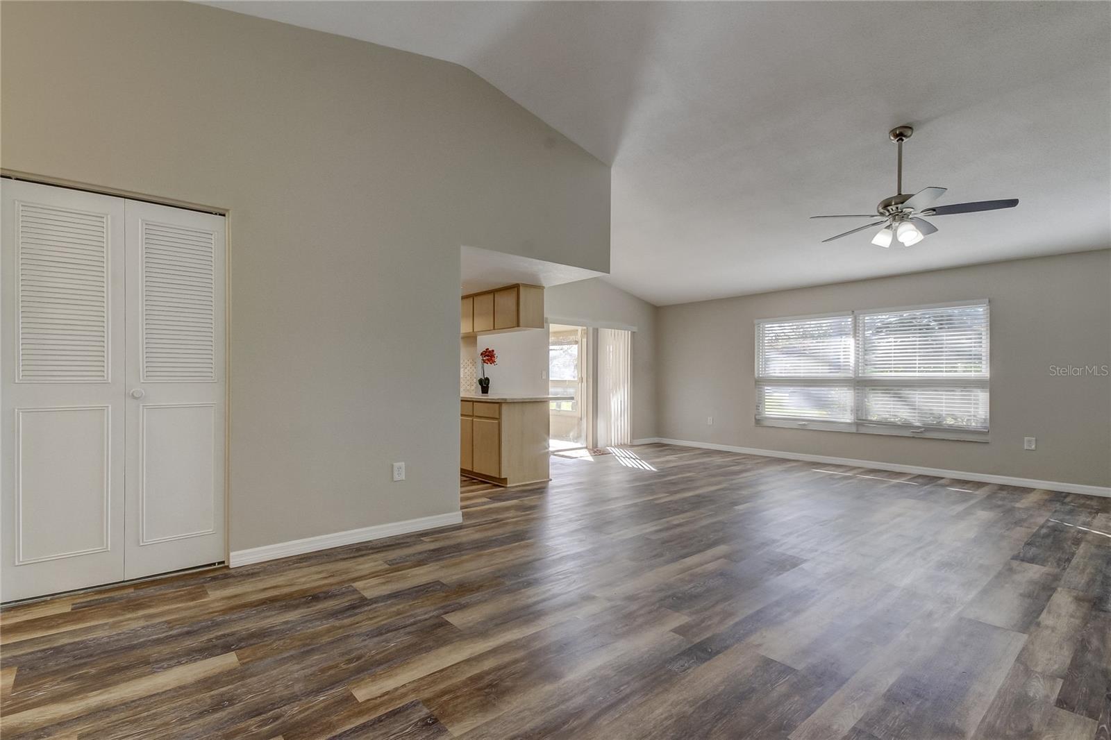7926 Foxwood Dr Property Photo 7