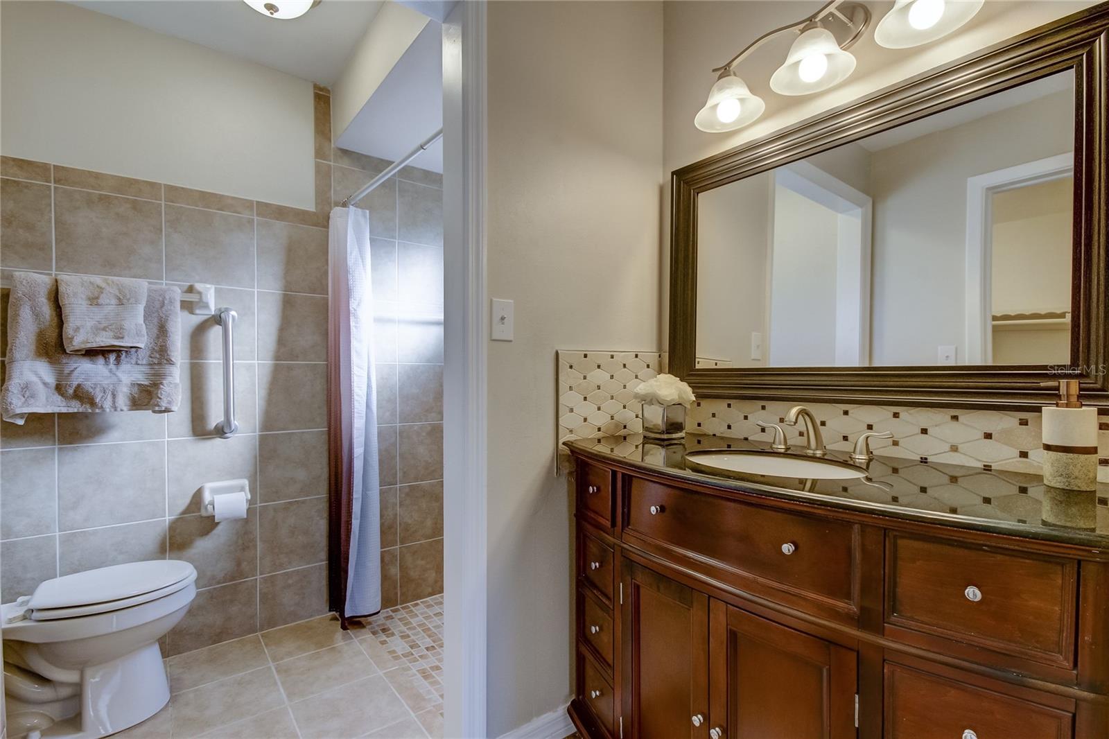 7926 Foxwood Dr Property Photo 9