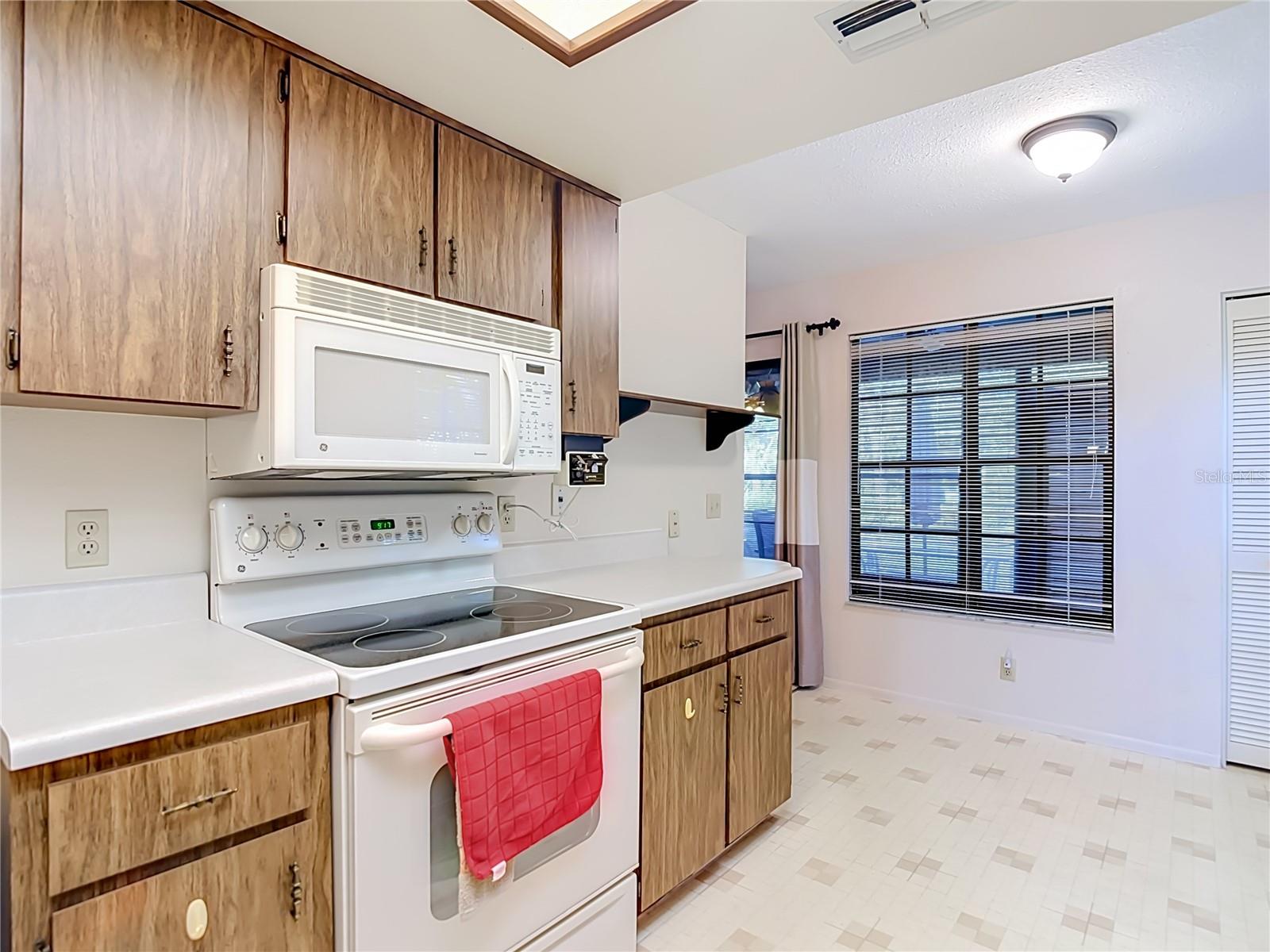 2077 Woodcutter Ct Property Photo 30