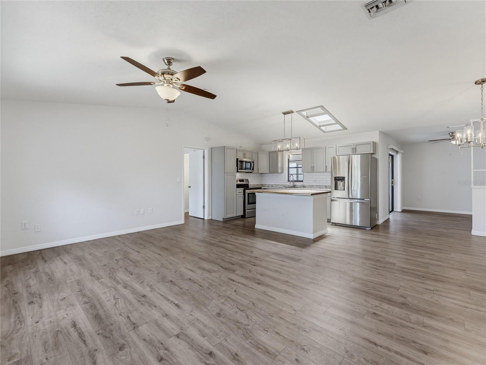 4526 Bayridge Ct Property Photo 5