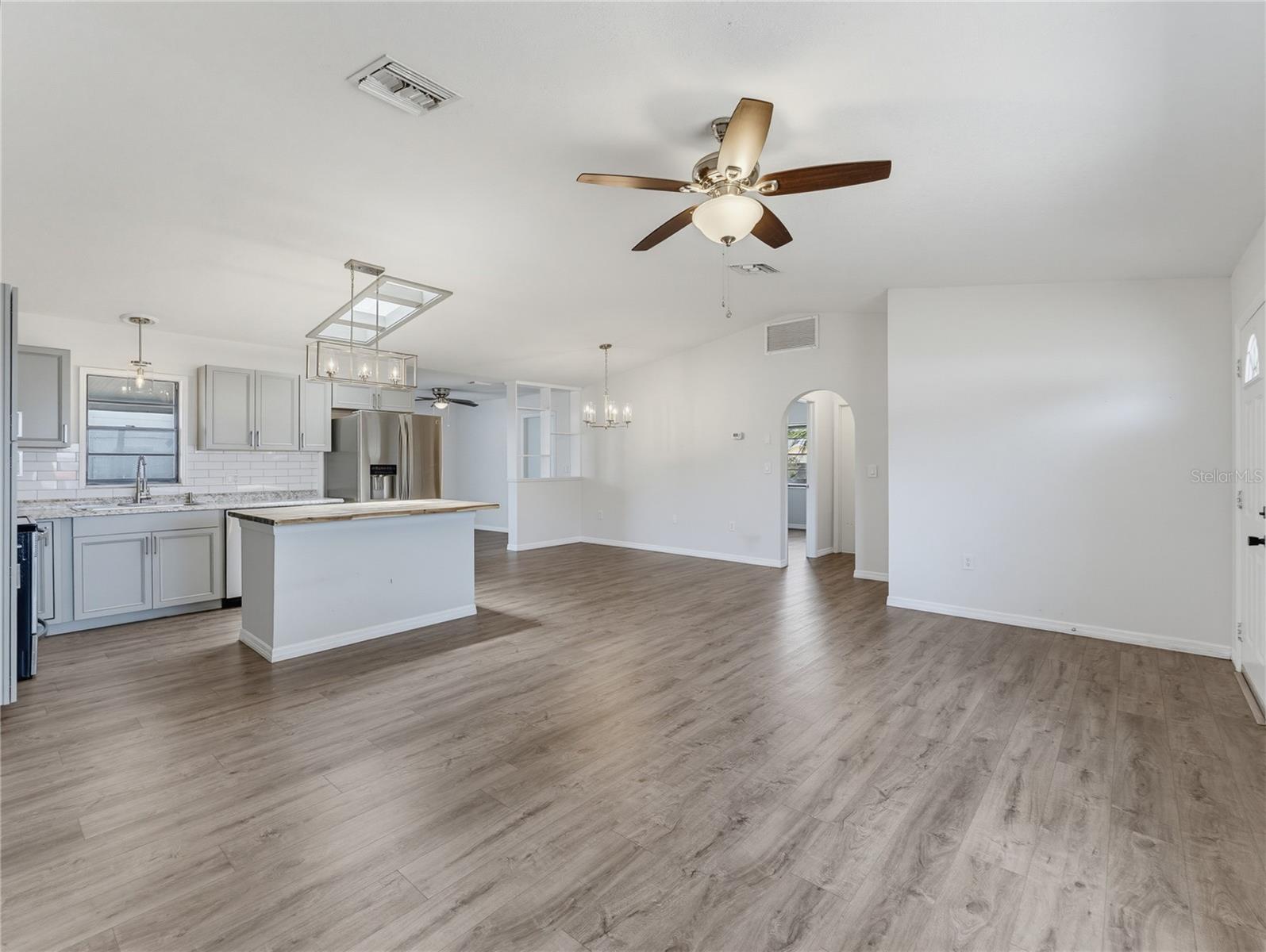 4526 Bayridge Ct Property Photo 6