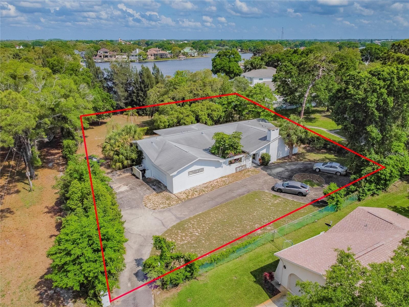 425 Craig Dr Property Photo 4