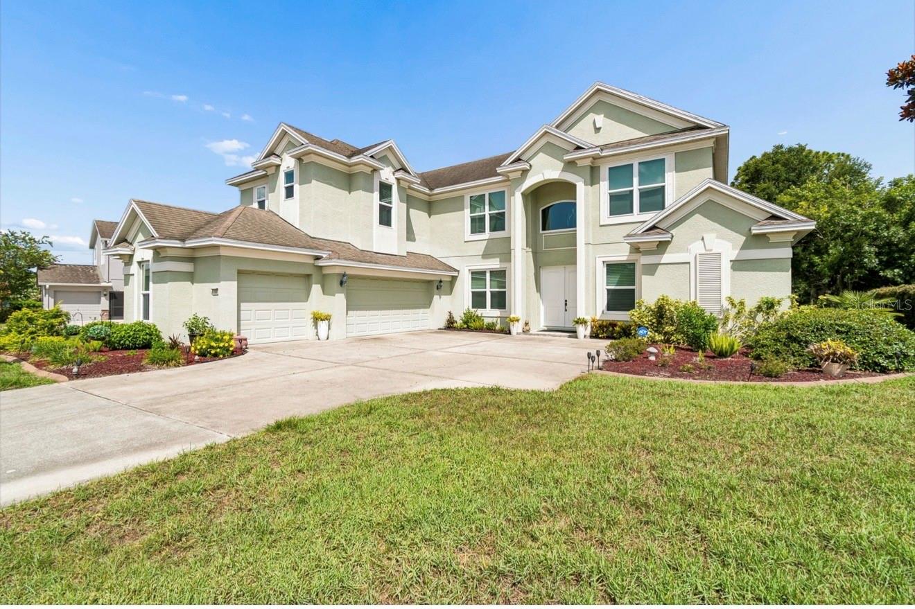 13800 Crest Lake Dr Property Photo 1