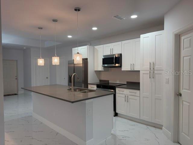 746 Eisenhower Blvd Property Photo 3