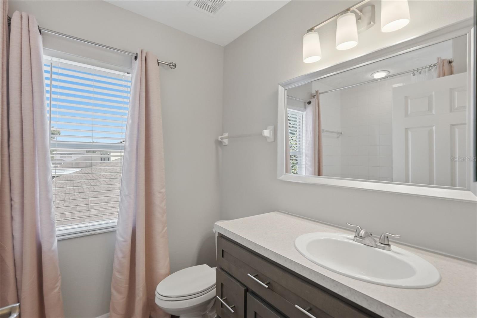 12903 Drakefield Dr Property Photo 45