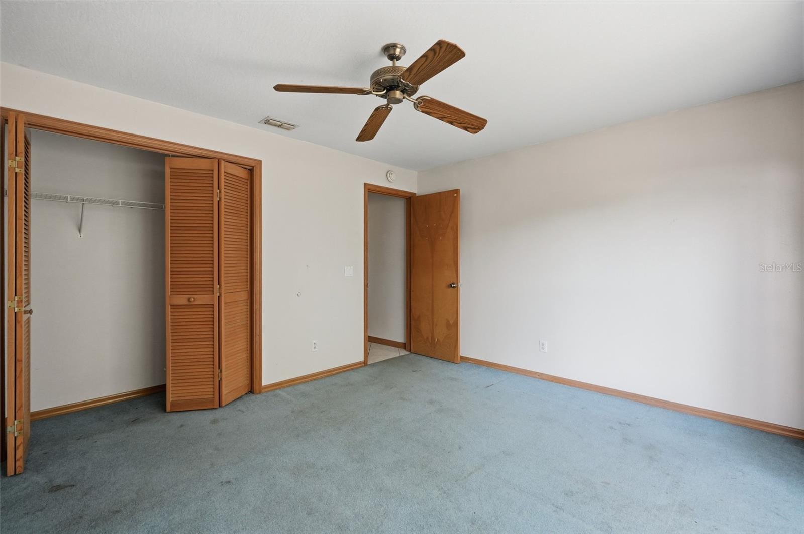 1325 W Sorrento Dr Property Photo 18