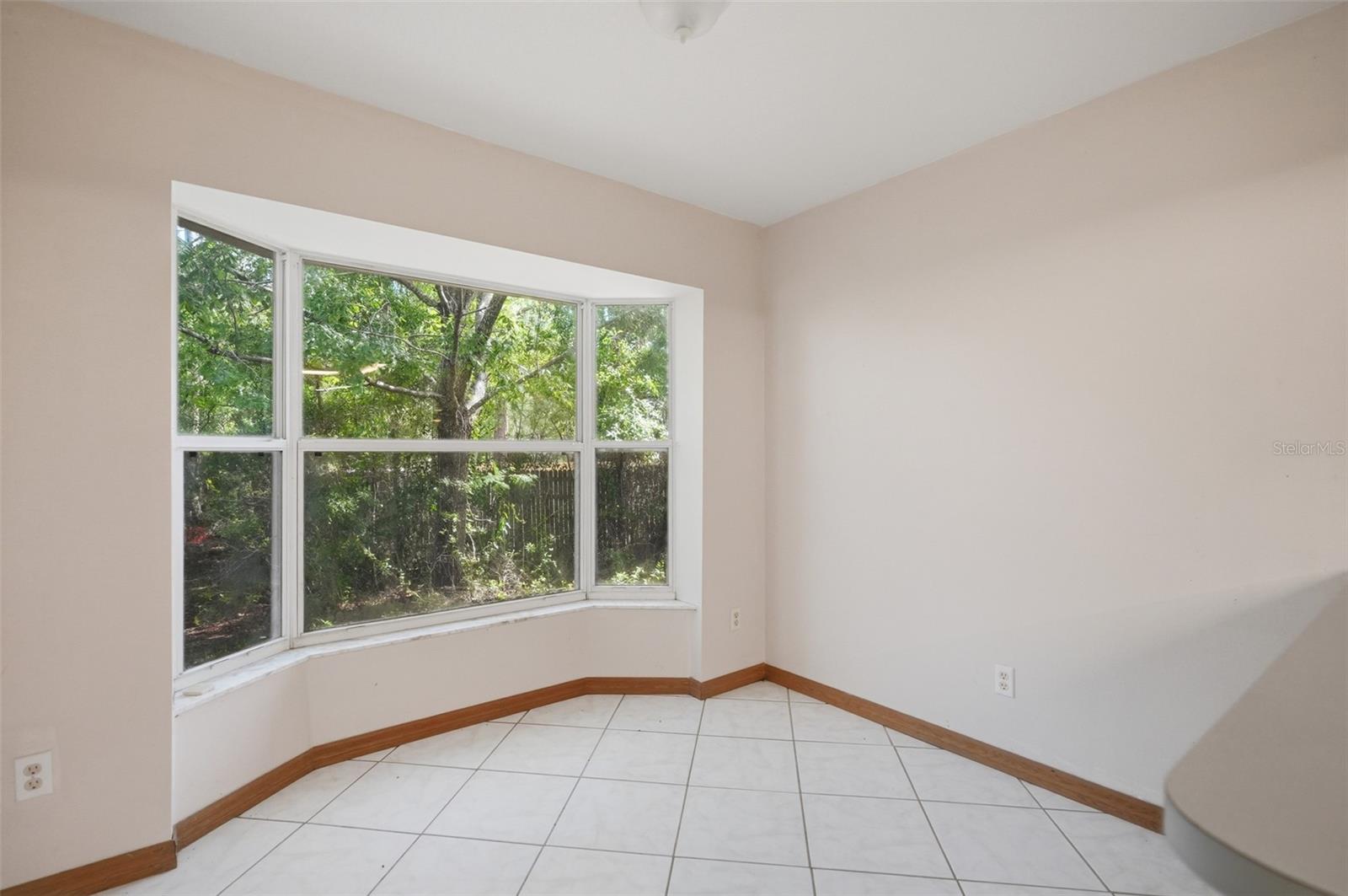 1325 W Sorrento Dr Property Photo 22