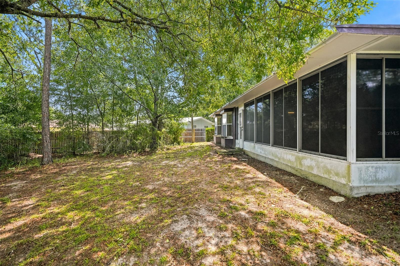 1325 W Sorrento Dr Property Photo 28