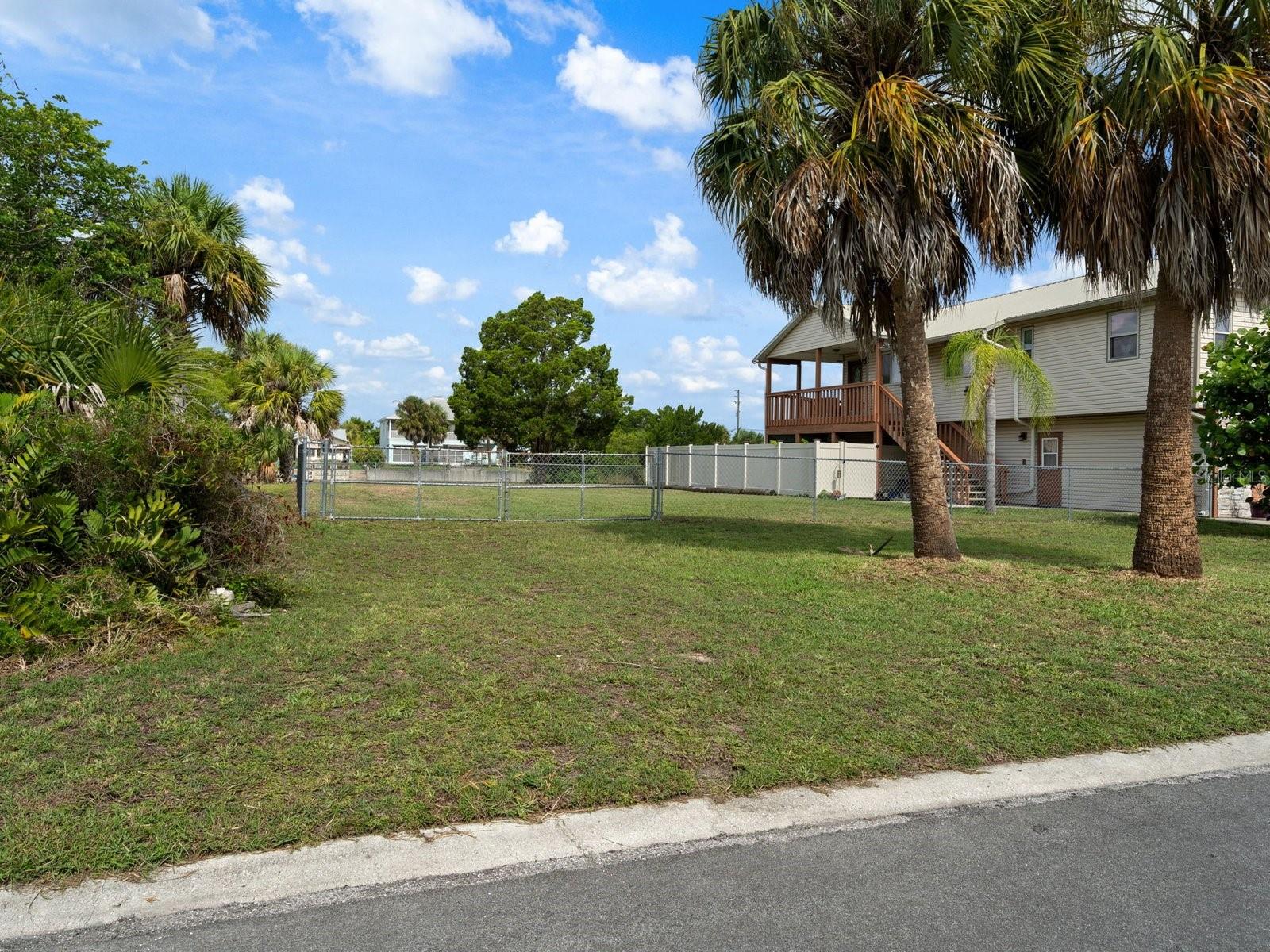 3287 Sea Grape Dr Property Photo 2