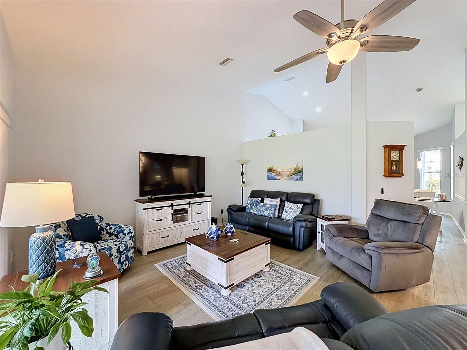 7518 Mediterranean Ct Property Photo 7