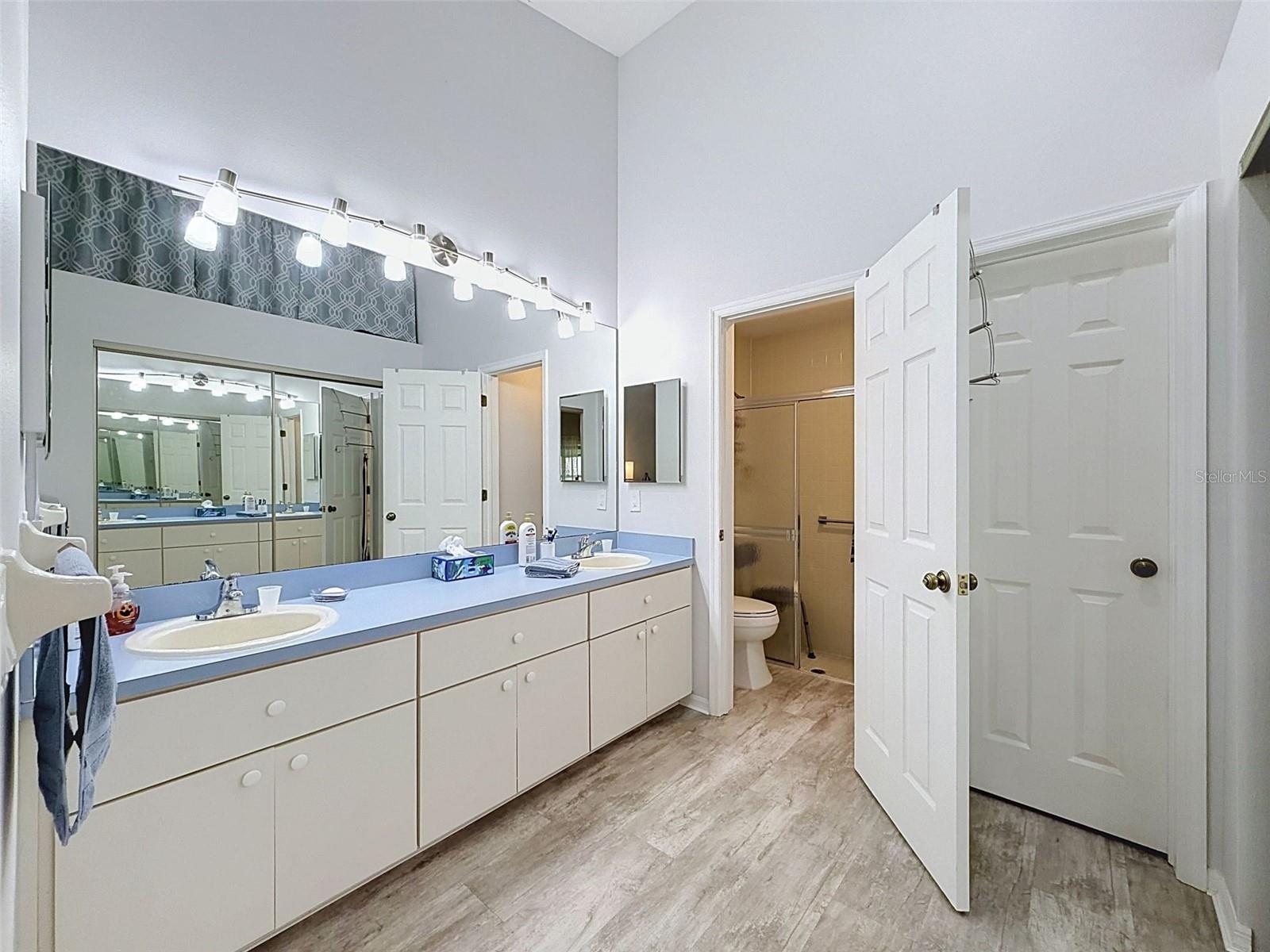 7518 Mediterranean Ct Property Photo 18