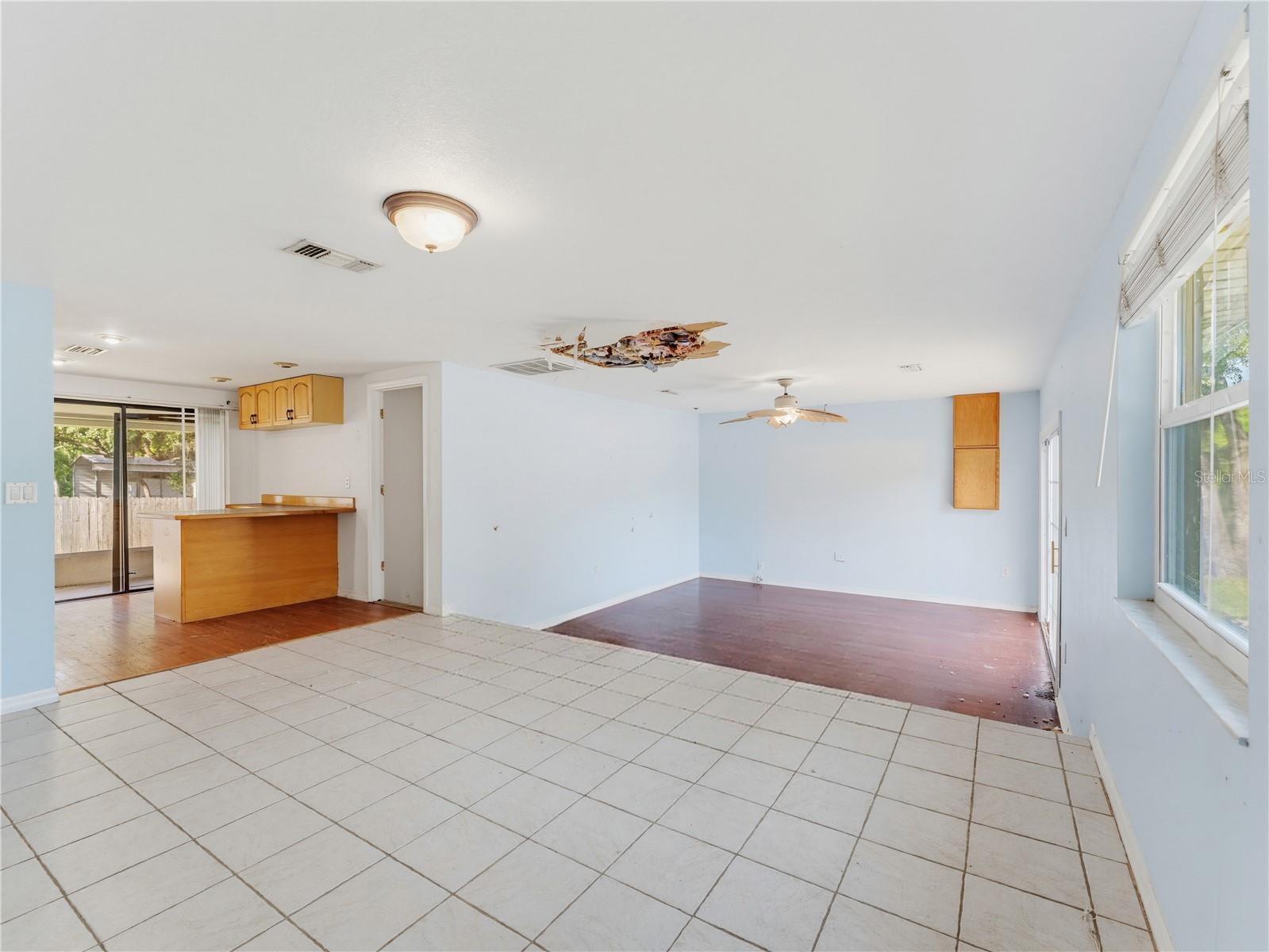 1116 E Oakwood St Property Photo 11