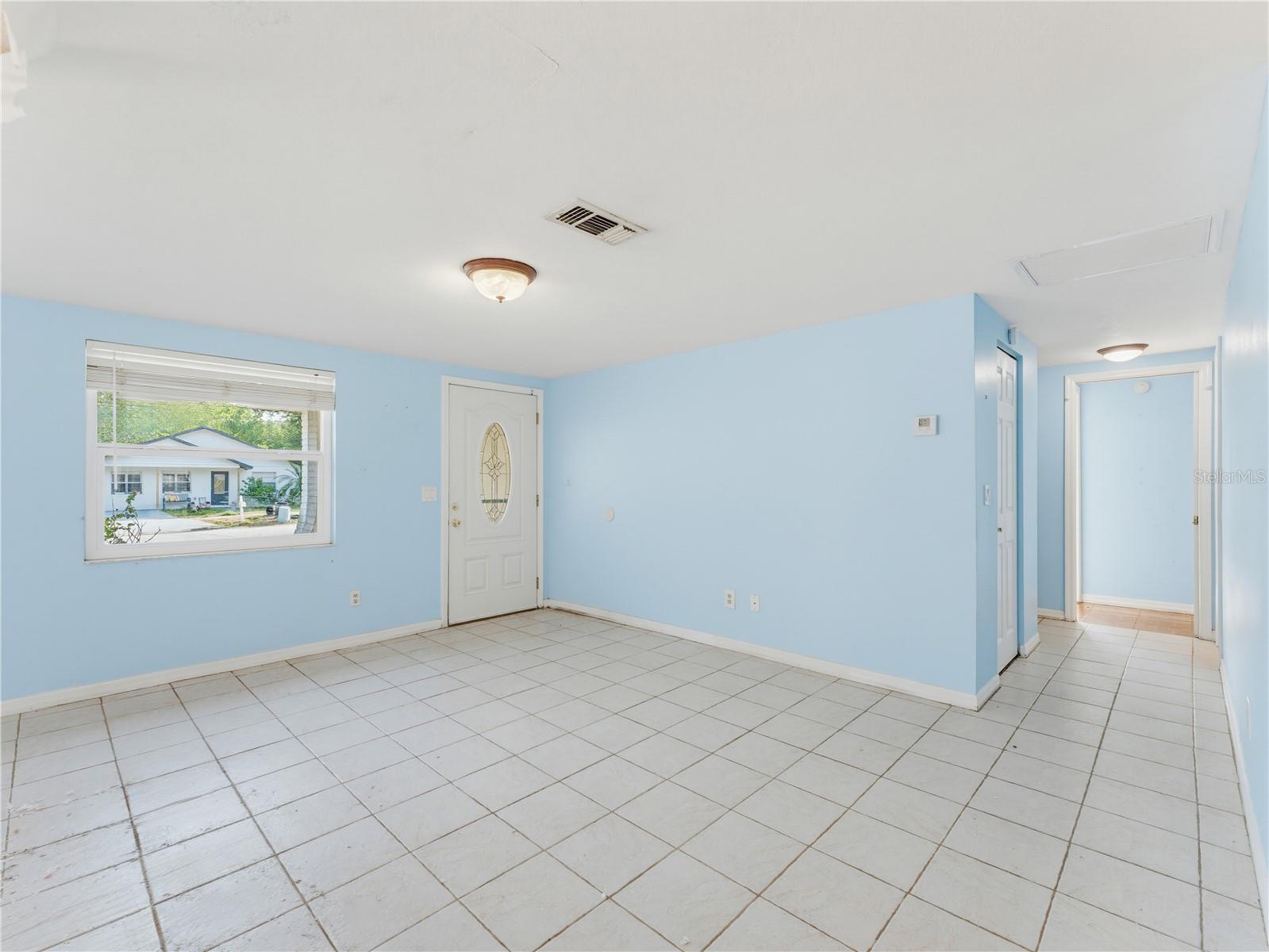 1116 E Oakwood St Property Photo 13