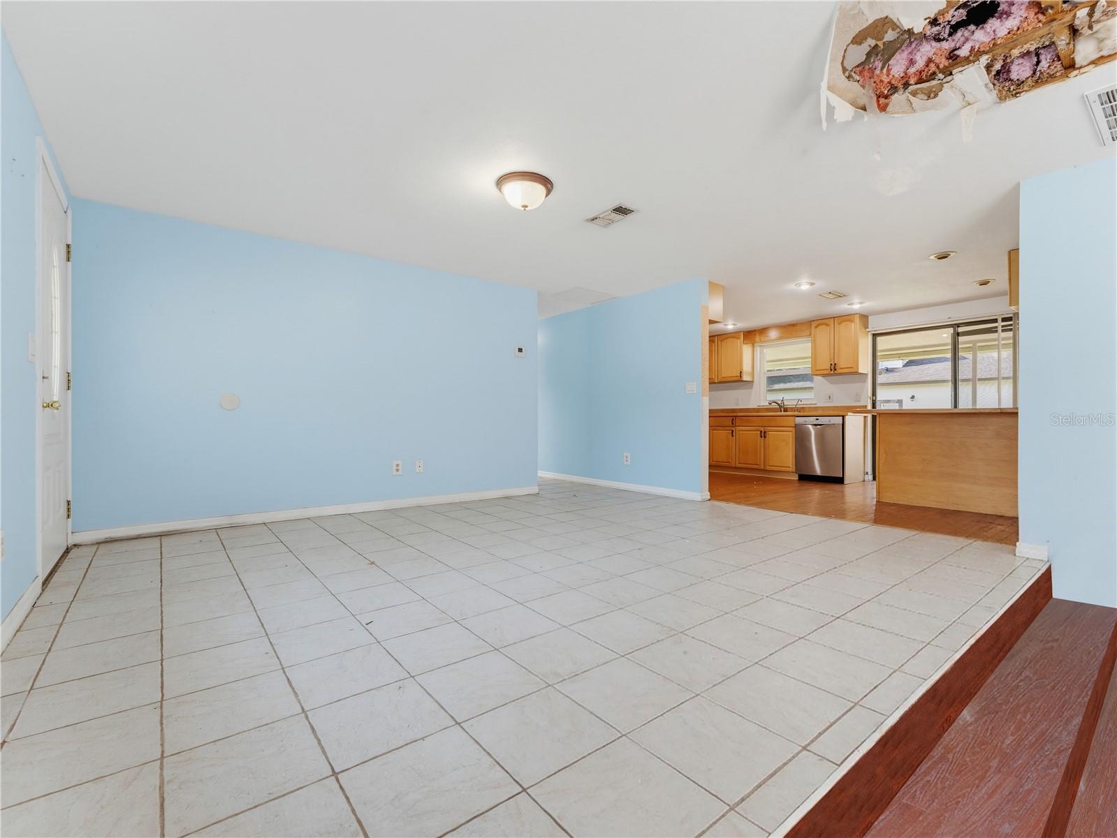 1116 E Oakwood St Property Photo 14