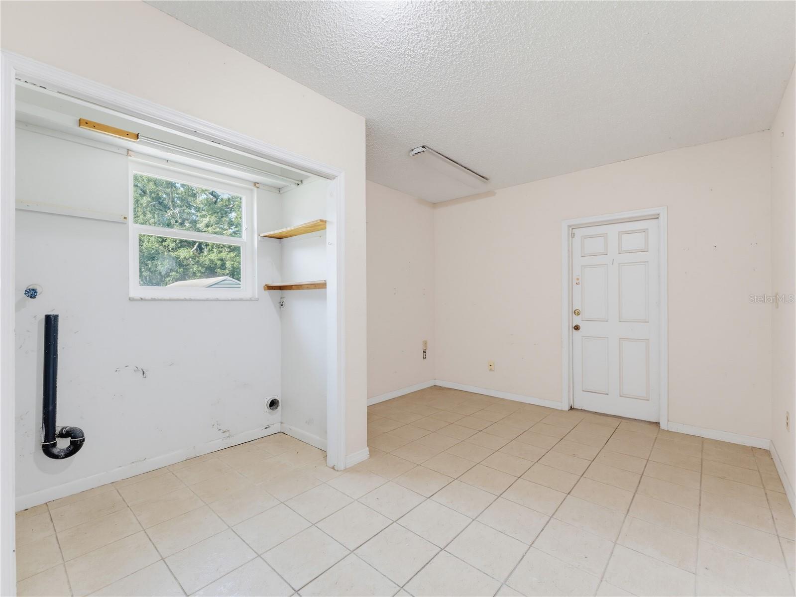 1116 E Oakwood St Property Photo 27