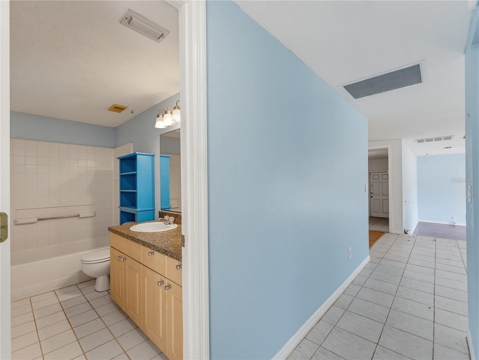 1116 E Oakwood St Property Photo 32