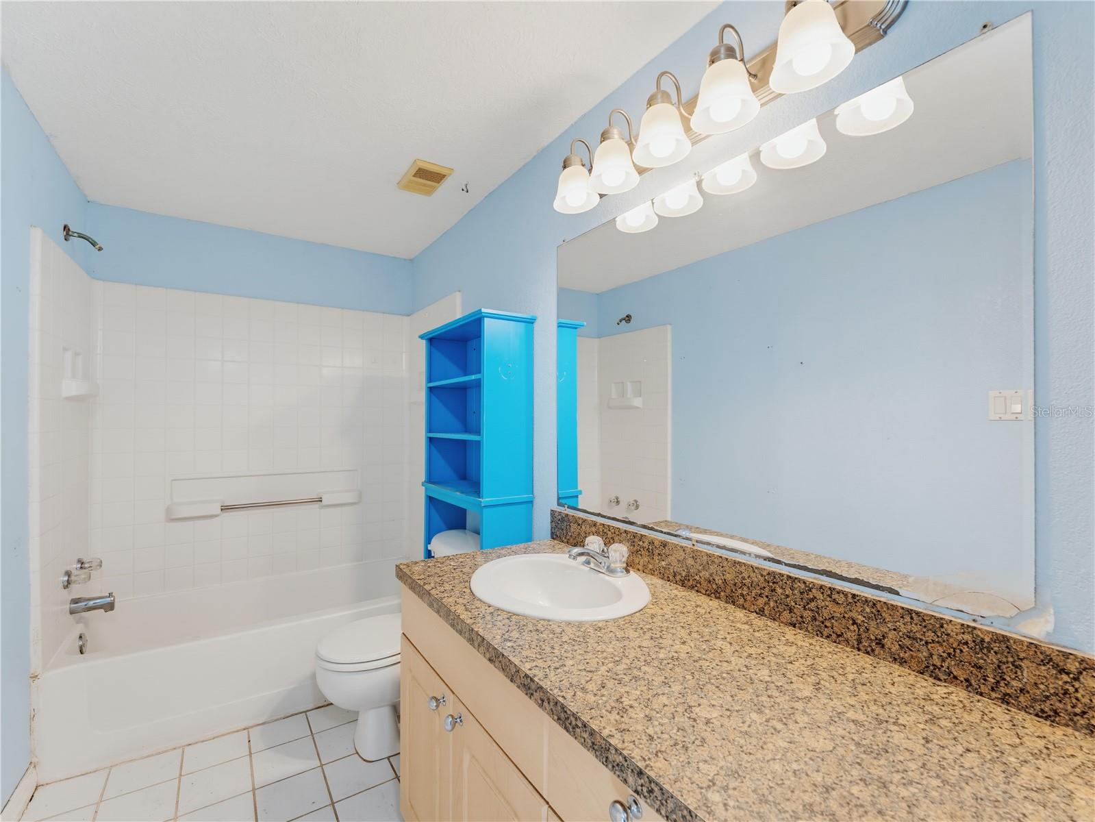 1116 E Oakwood St Property Photo 33