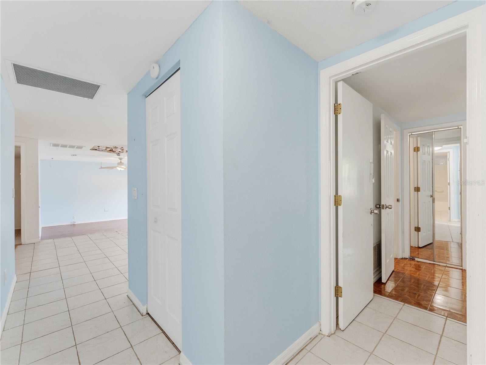 1116 E Oakwood St Property Photo 35