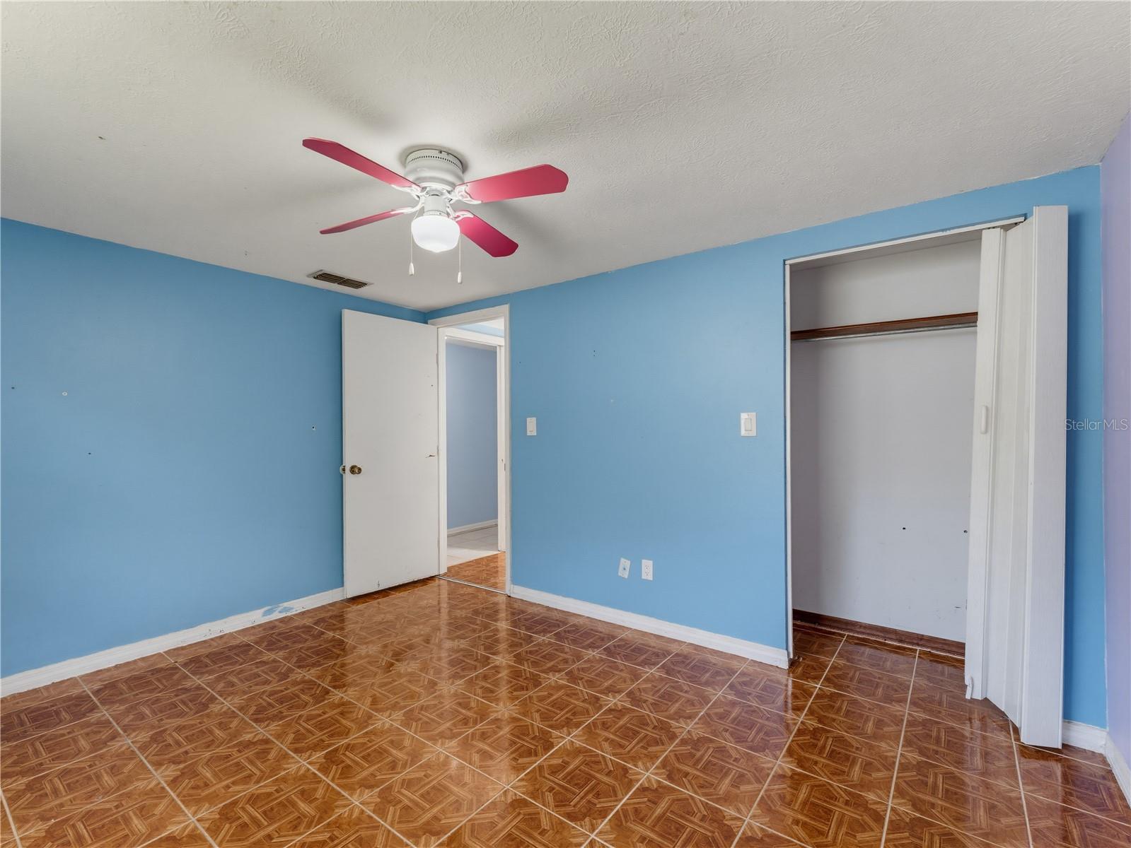 1116 E Oakwood St Property Photo 39