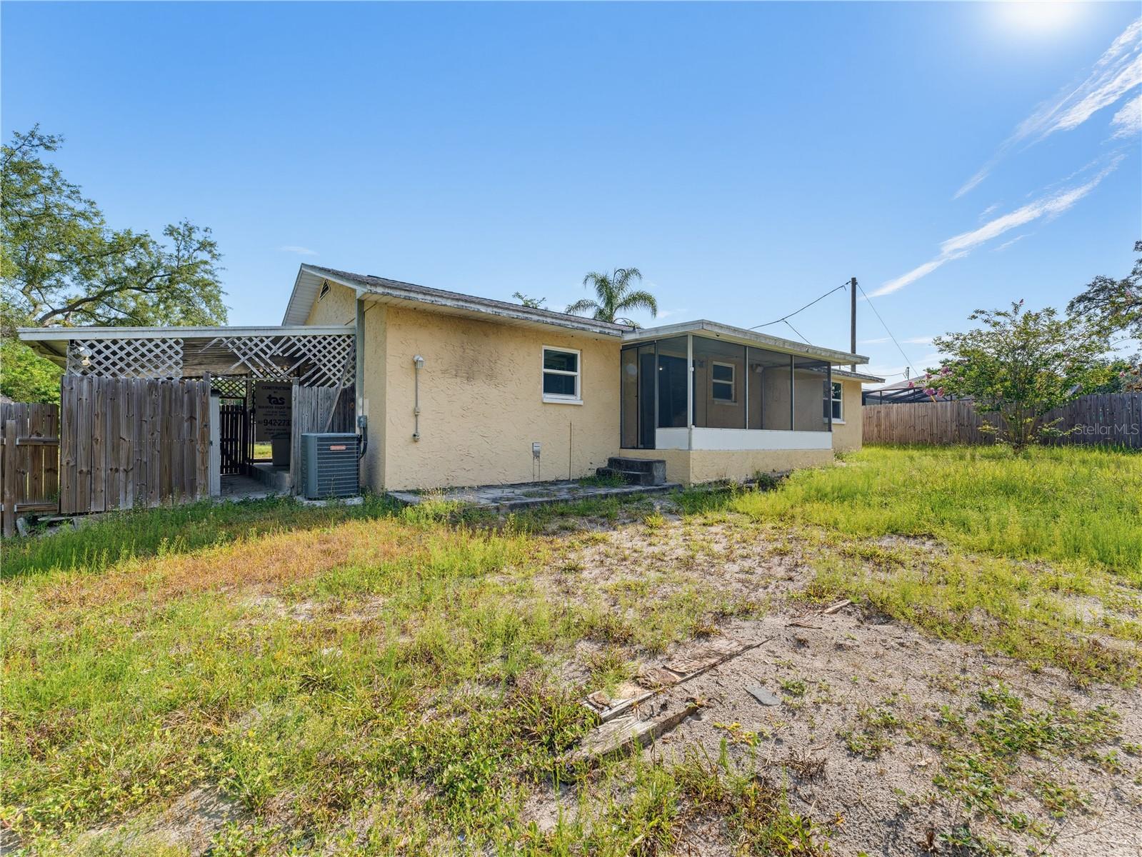 1116 E Oakwood St Property Photo 53