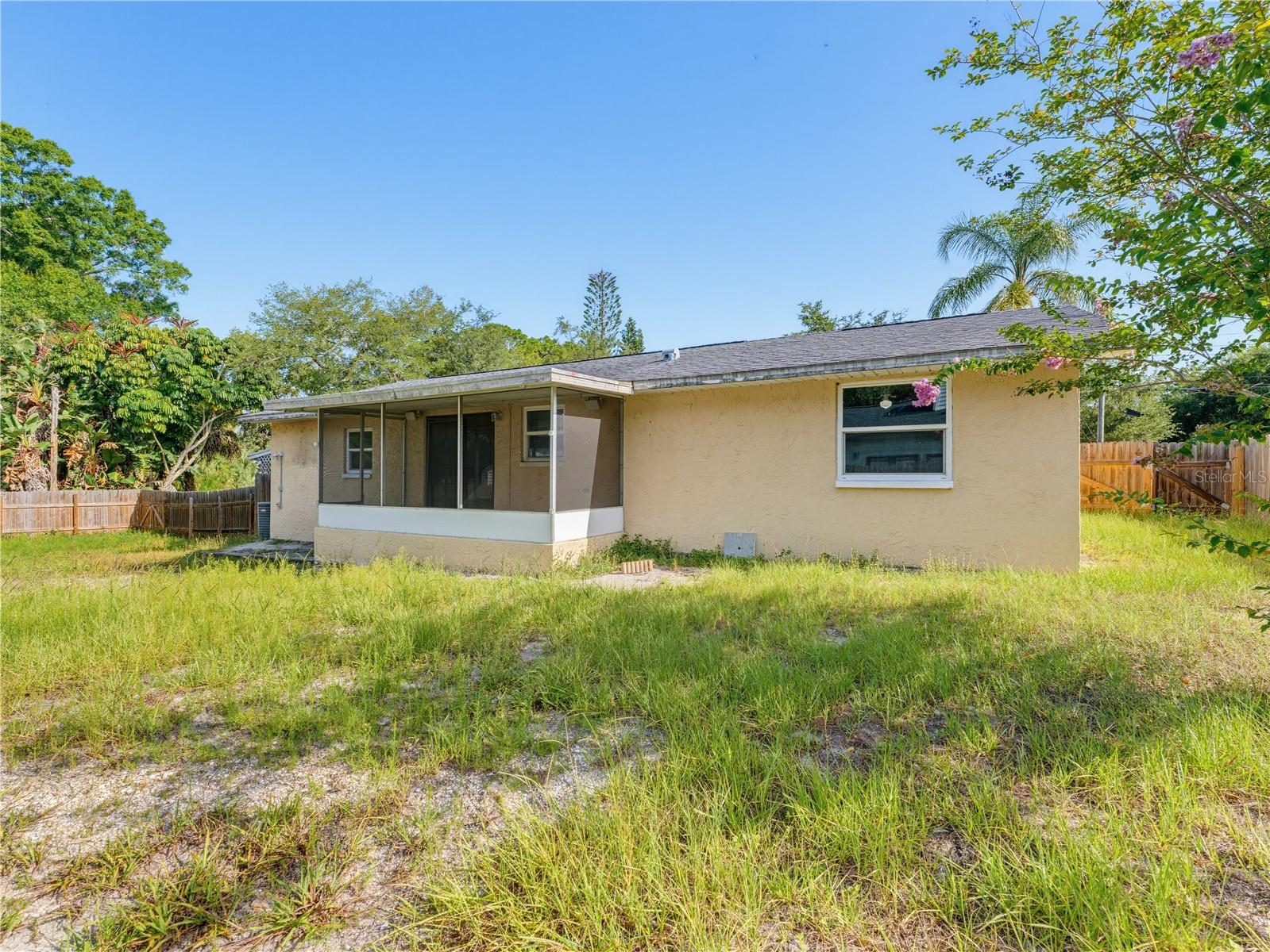 1116 E Oakwood St Property Photo 54