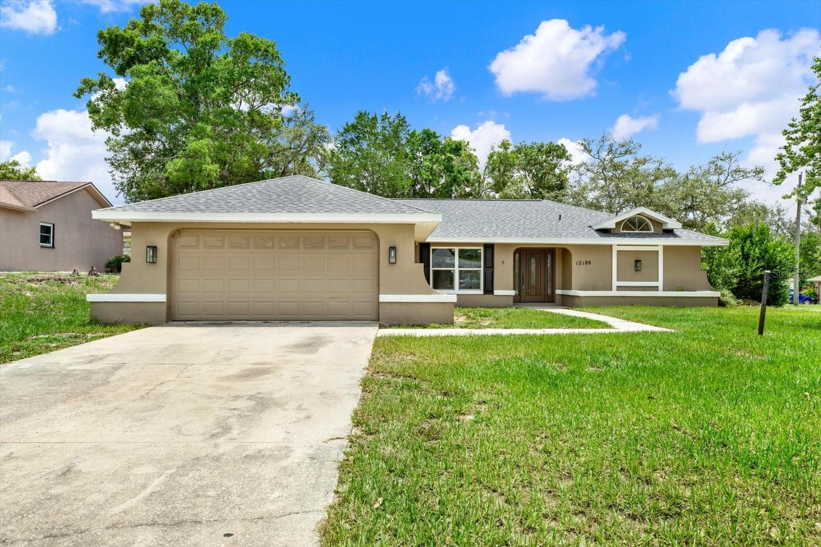12186 LAMONT DR Property Photo 1