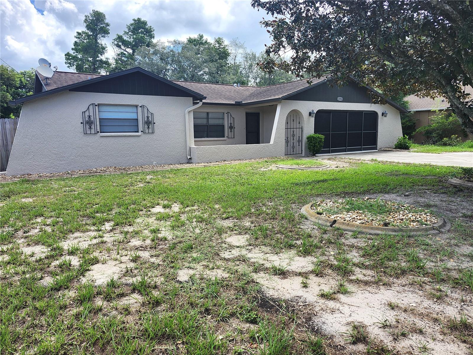 2354 Deltona Blvd Property Photo 2